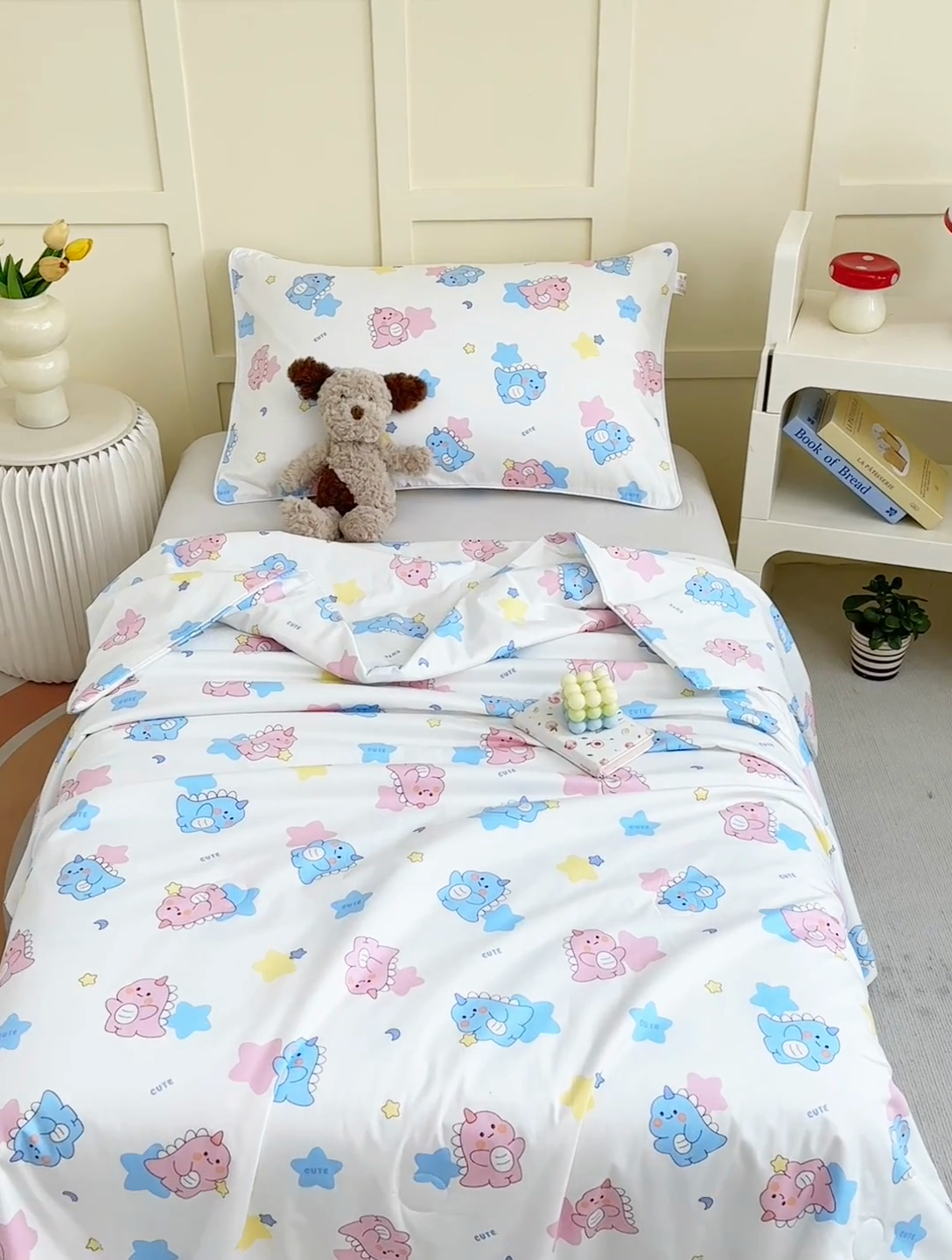 91家纺网 家纺一手货源 找家纺 ds生活馆 2025新款儿童学生纯棉精梳棉系列单夏被 星星恐龙白