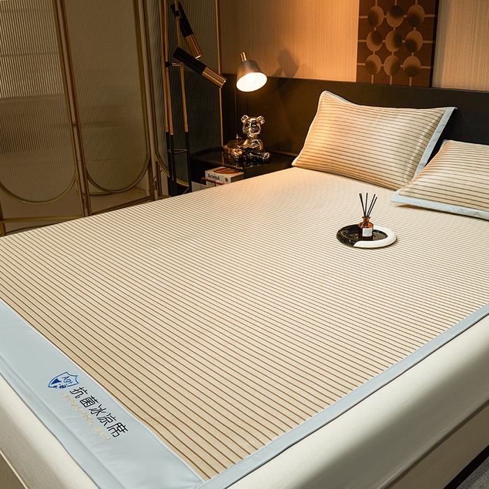 91家纺网 家纺一手货源 找家纺 999家纺 2025新款轻柔丝抗菌冰丝藤凉席（复合三明治款）宽包刺绣冰丝软席藤席 抗菌三明治冰丝藤席冰川-时尚咖