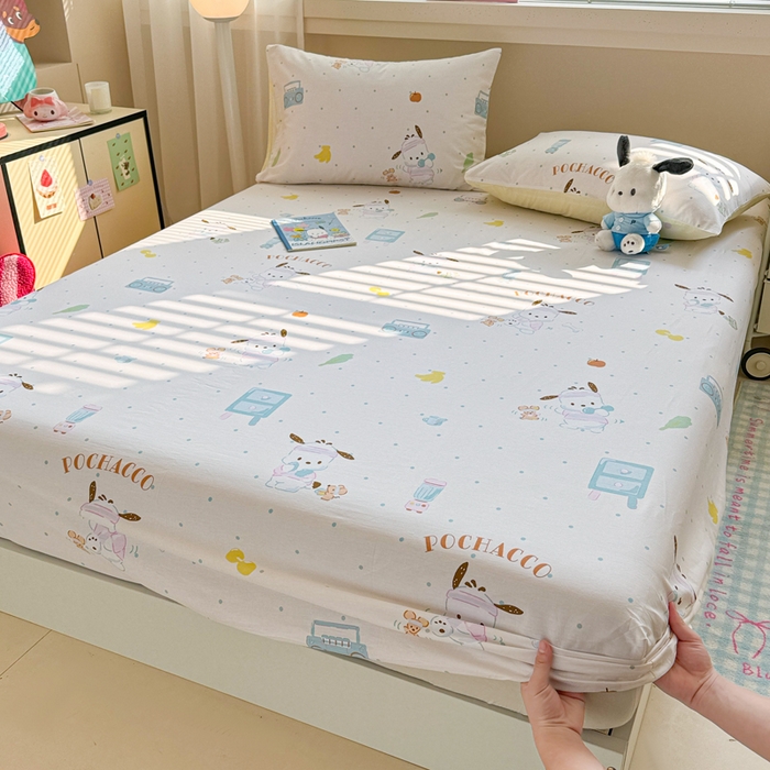 91家纺网 家纺一手货源 找家纺 呗旺鹿 2025新款正版三丽鸥全棉13372单品床笠 运动帕恰狗