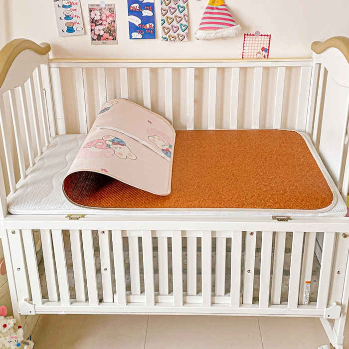 91家纺网 家纺一手货源 找家纺 富馨莱 2025新款幼儿园古藤席冰丝席双面可用儿童凉席双面凉感 糖果兔