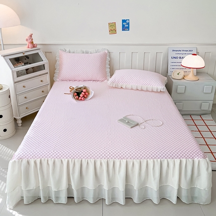 91家纺网 家纺一手货源 找家纺 佰亿莱 2025新款凉感豆豆床裙凉席三件套 冰雪豆豆席粉