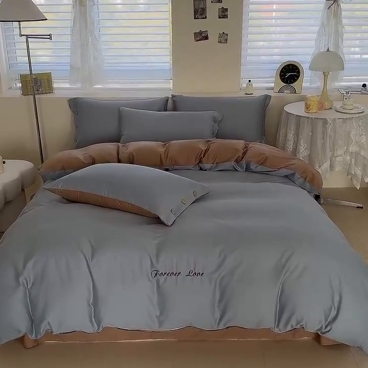 91家纺网 家纺一手货源 找家纺 2025新款A类纯色双拼长绒棉纯棉刺绣四件套 驼韵蓝调