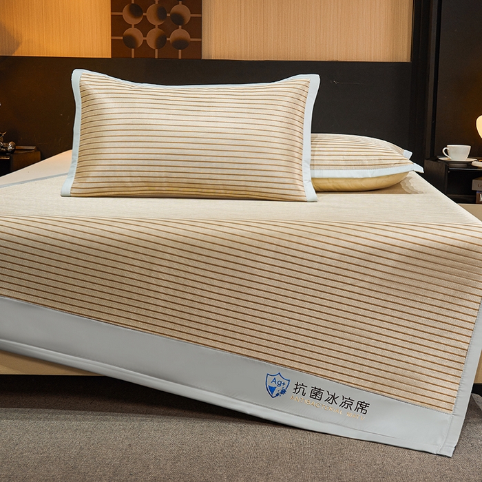 91家纺网 家纺一手货源 找家纺 999家纺 2025新款轻柔丝抗菌冰丝藤凉席（复合三明治款）宽包刺绣冰丝软席藤席 抗菌三明治冰丝藤席冰川-时尚咖