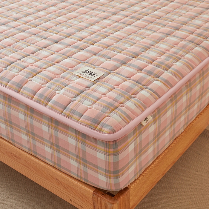 91家纺网 家纺一手货源 找家纺 喜居家纺2025新款A类水洗棉夹棉棉花床笠垫 棉-云舒粉