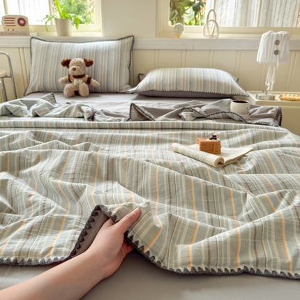 91家纺网 家纺一手货源 找家纺 莱登卡奴 2025新款A类全棉色织水洗棉大豆夏被四件套系列 色织夏被-静谧浅灰