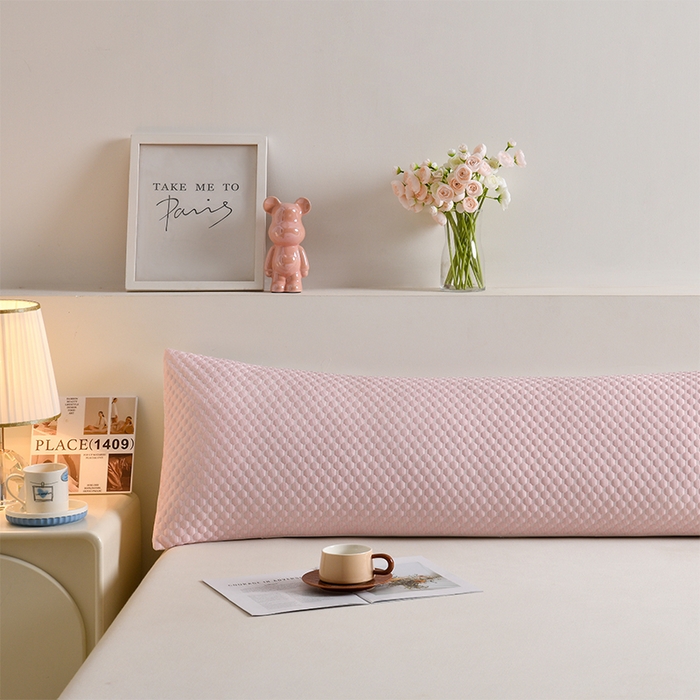 91家纺网 家纺一手货源 找家纺 艾兜坊 2025新款凉豆豆双人枕套 极简-粉