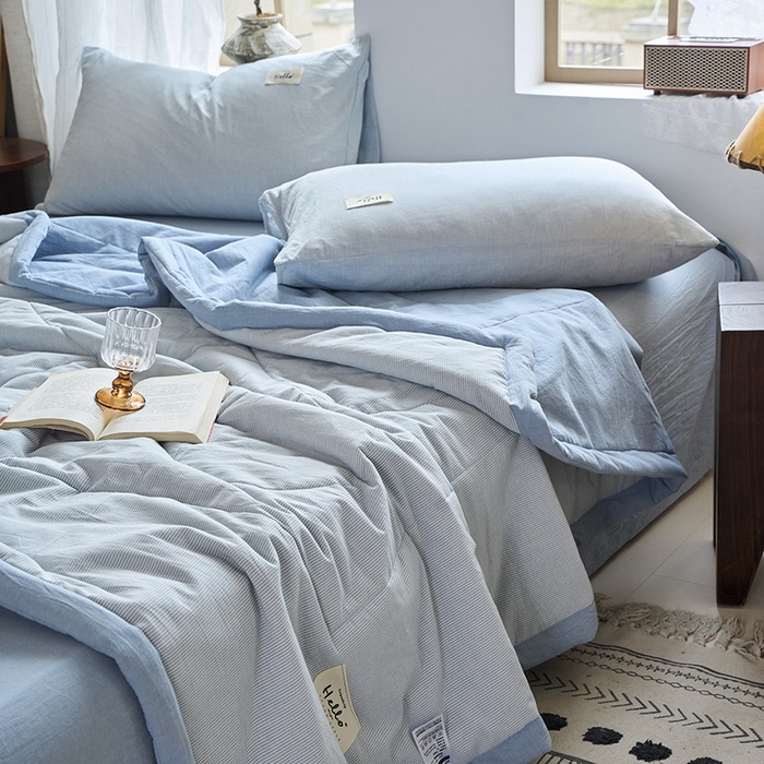 91家纺网 家纺一手货源 找家纺 恋人优选 2025新款纯棉色织水洗夏被 流年雾蓝