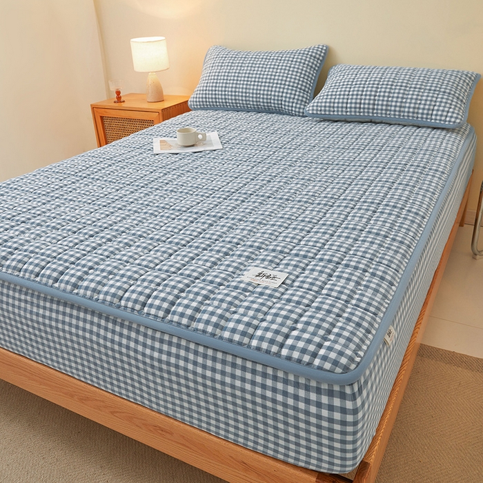 91家纺网 家纺一手货源 找家纺 喜居家纺2025新款A类水洗棉夹棉棉花床笠垫 棉-简蓝格