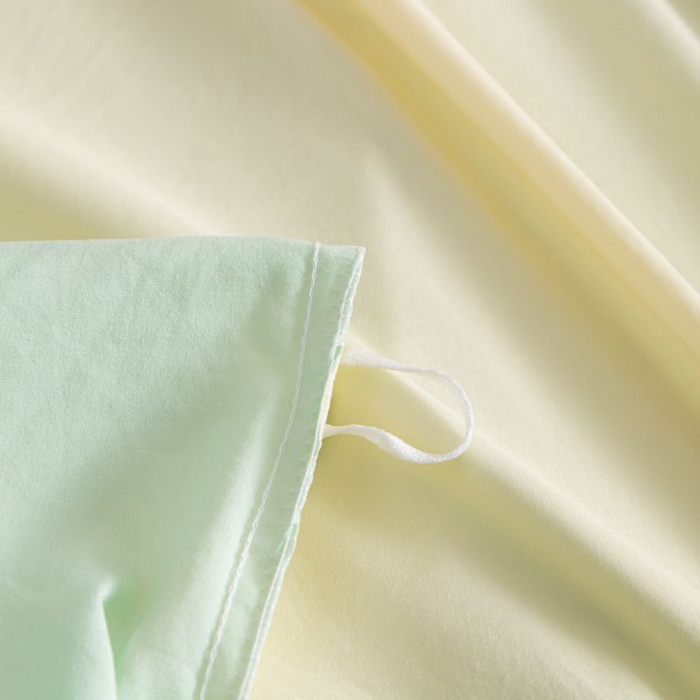 91家纺网 家纺一手货源 找家纺 恋之语 2025新款90克纯色双拼单被套 奶油黄+浅兰