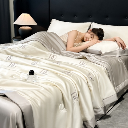 91家纺网 家纺一手货源 找家纺 （总）满羽家纺 2025新款凉感冰丝夏被夏凉被空调被四件套