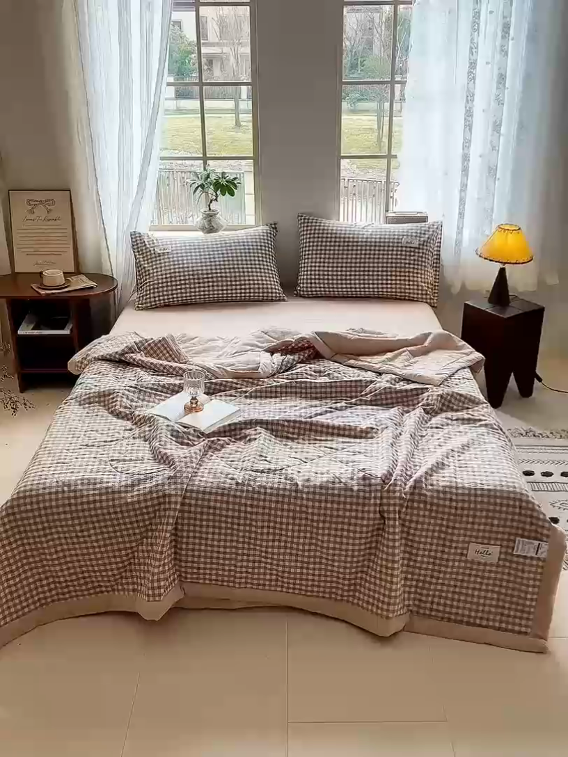 91家纺网 家纺一手货源 找家纺 恋人优选 2025新款纯棉色织水洗夏被 米小格