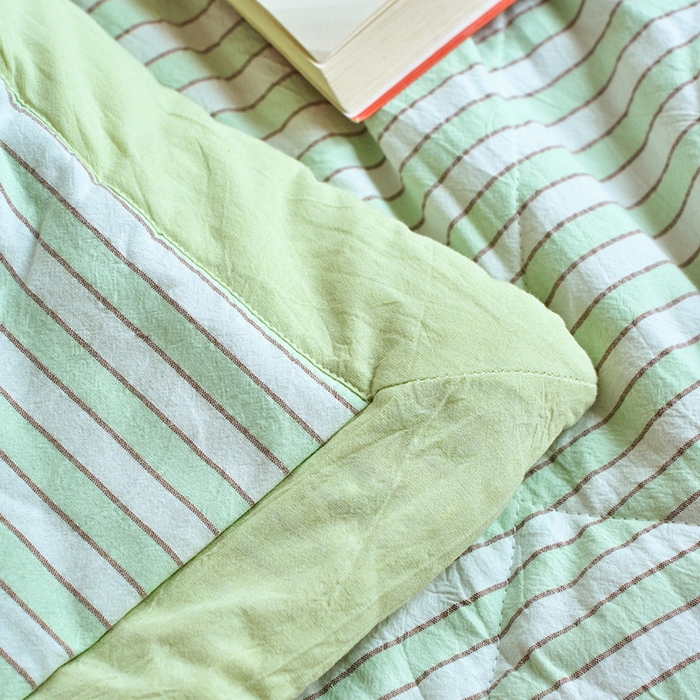 91家纺网 家纺一手货源 找家纺 恋人优选 2025新款纯棉色织水洗夏被 简约条纹-果绿