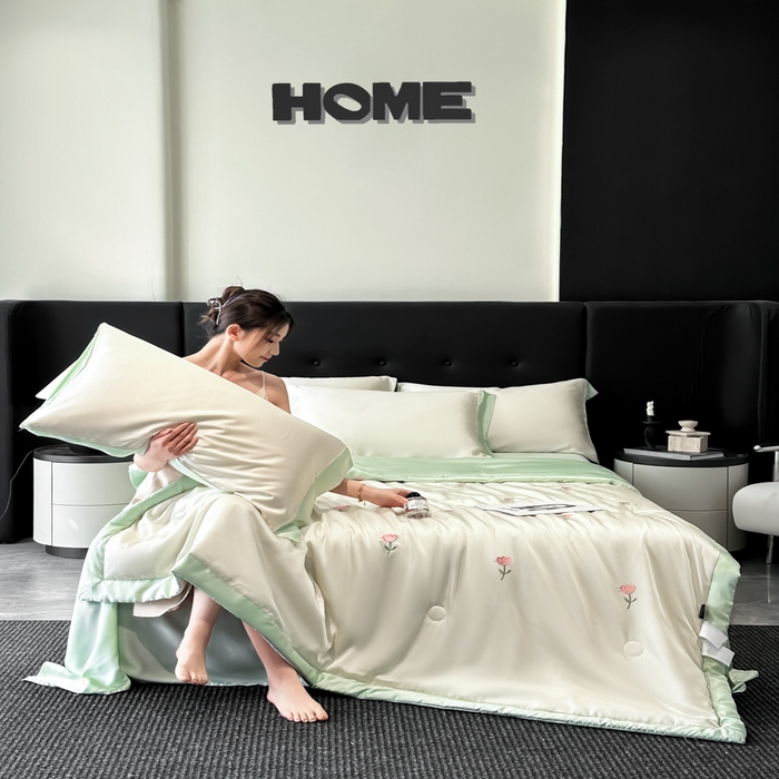 91家纺网 家纺一手货源 找家纺 满羽家纺 2025新款凉感冰丝夏被夏凉被空调被四件套 郁金香-奶白绿