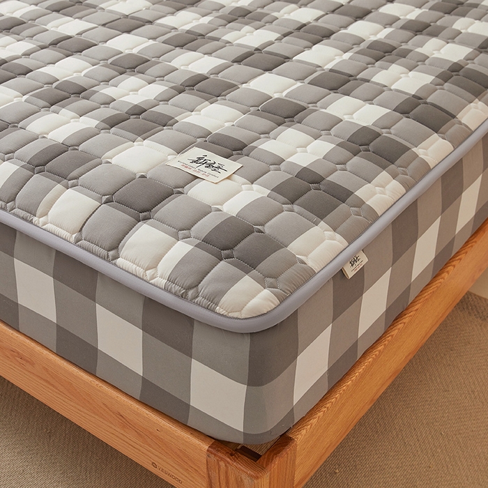 91家纺网 家纺一手货源 找家纺 喜居家纺2025新款A类水洗棉夹棉棉花床笠垫 棉-复古格