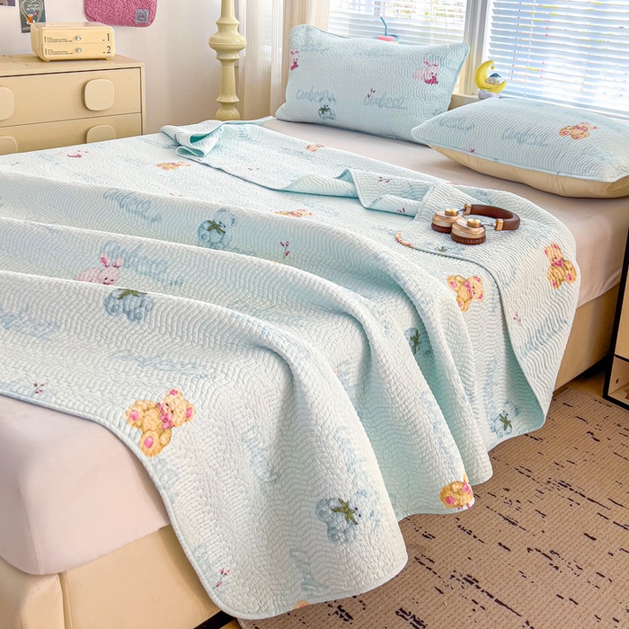 91家纺网 家纺一手货源 找家纺 羽爱家纺 2025全棉13372新疆棉花床盖三件套甜梦小熊