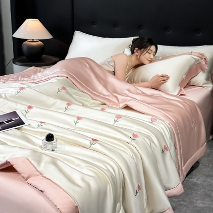 满羽家纺 2025新款凉感冰丝夏被夏凉被空调被四件套 郁金香-奶白粉