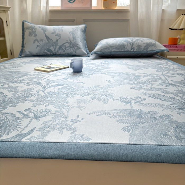 91家纺网 家纺一手货源 找家纺 花漾家居 2025新款A类色织提花PE凉感丝凉席三件套床单床笠款 床单款-芭蕉蓝