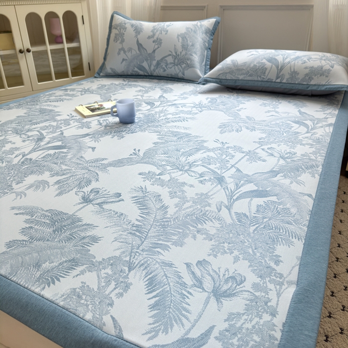 91家纺网 家纺一手货源 找家纺 花漾家居 2025新款A类色织提花PE凉感丝凉席三件套床单床笠款 床单款-芭蕉蓝