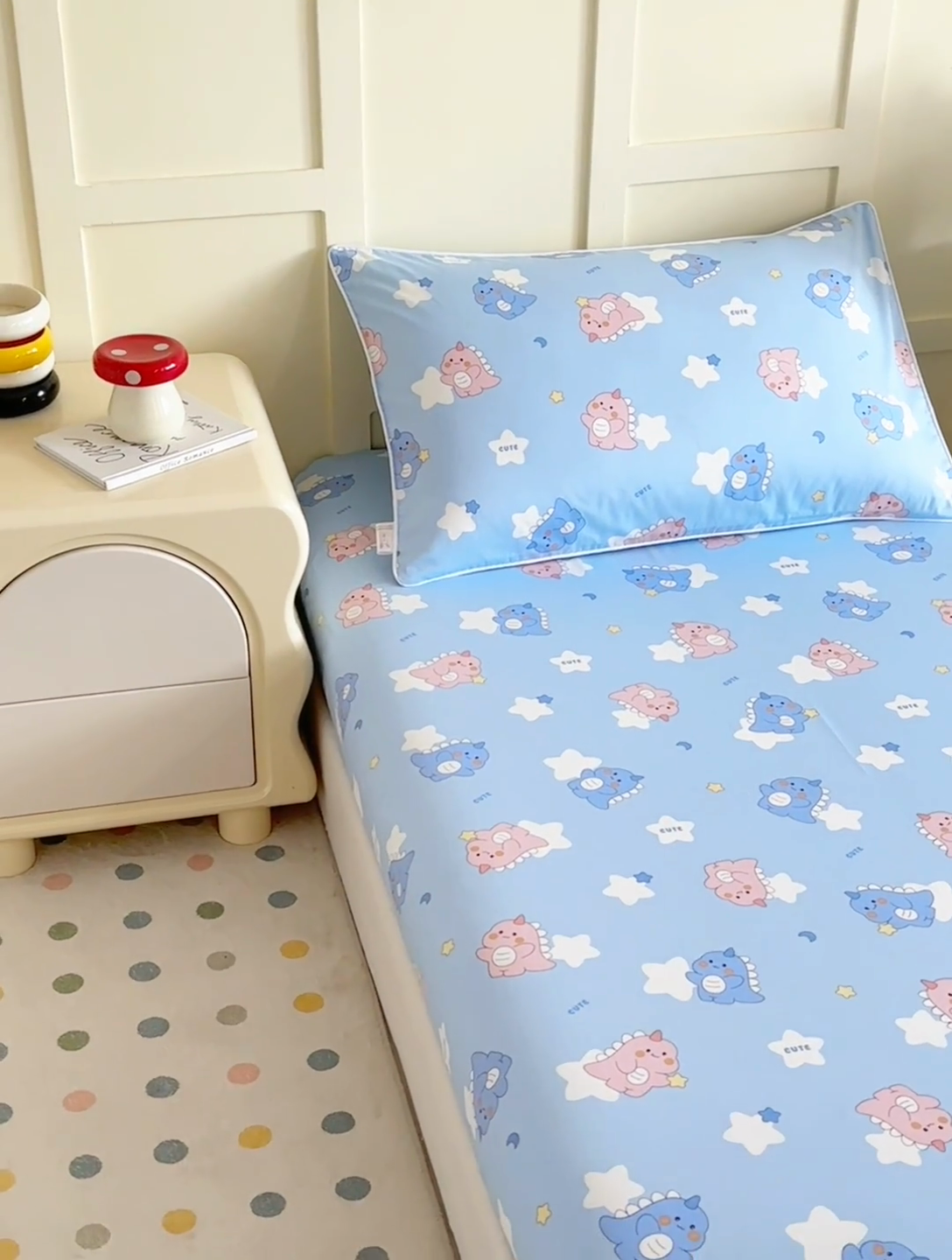 91家纺网 家纺一手货源 找家纺 ds生活馆 2025新款儿童纯棉精梳棉系列单床笠 星星恐龙蓝