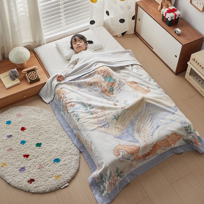 91家纺网 家纺一手货源 找家纺 （总）荷马之梦 2025新款天竹系列—A类原创手绘风大版天竹纤维四层纱儿童盖毯