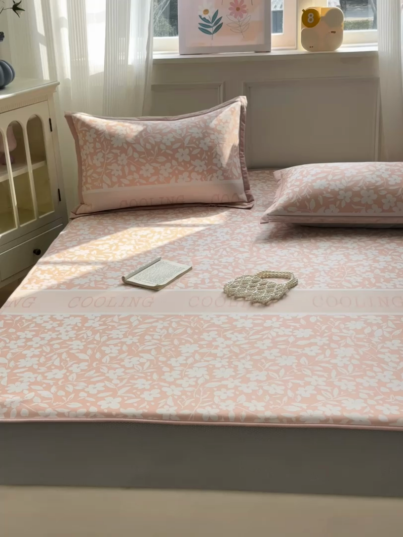 91家纺网 家纺一手货源 找家纺 花漾家居 2025新款A类色织提花PE凉感丝凉席三件套床单床笠款 床笠款-蔷薇粉