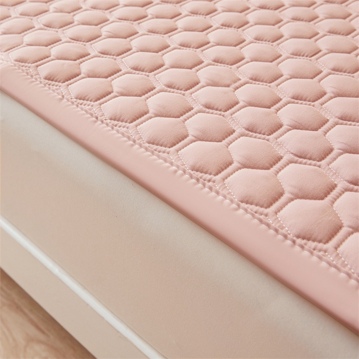 91家纺网 家纺一手货源 找家纺 布卢姆床垫 2025新款A类水洗棉刺绣抗菌床护垫 小熊仔-粉