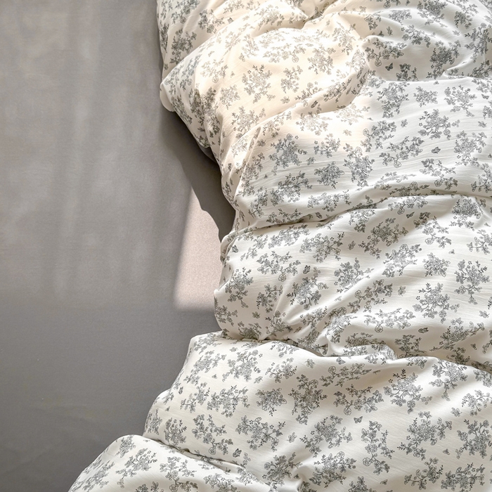 91家纺网 家纺一手货源 找家纺 丝芙妮家居2025新款水洗针织棉双层纱印花四件套 萱花-灰