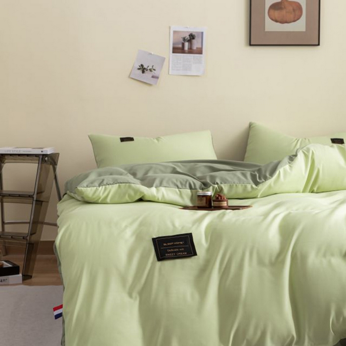 91家纺网 家纺一手货源 找家纺 恋之语 2025新款90克纯色双拼单被套 浅草绿+芥末绿