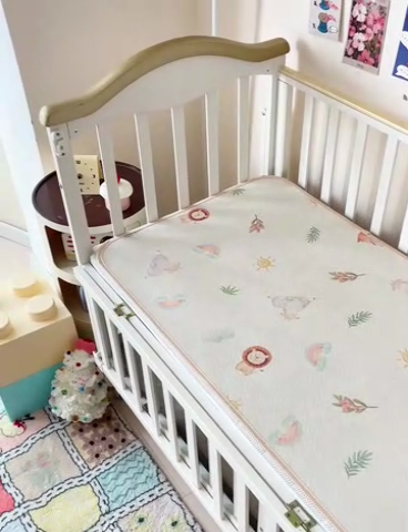 91家纺网 家纺一手货源 找家纺 富馨莱 2025新款幼儿园古藤席冰丝席双面可用儿童凉席双面凉感 狮子王国