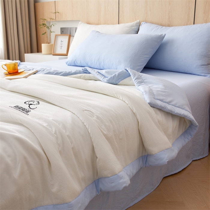 91家纺网 家纺一手货源 找家纺 爱屋及屋 2025新款纯色撞色100%棉花填充夏被夏凉被空调被夏季可机洗薄被子被芯 天蓝+奶白