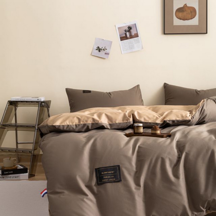 91家纺网 家纺一手货源 找家纺 恋之语 2025新款90克纯色双拼单被套 咖啡+卡其