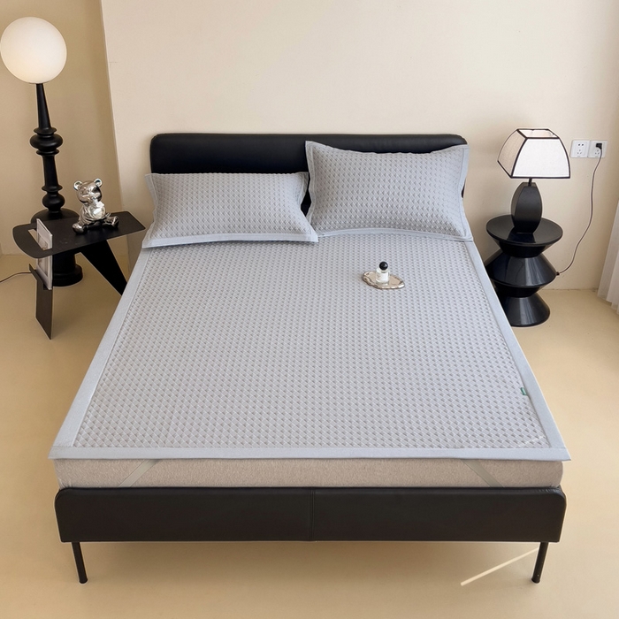 91家纺网 家纺一手货源 找家纺 席世家 2025新款凉感席冰豆豆席子三套件凉席床笠 小方格珍珠灰-床席款