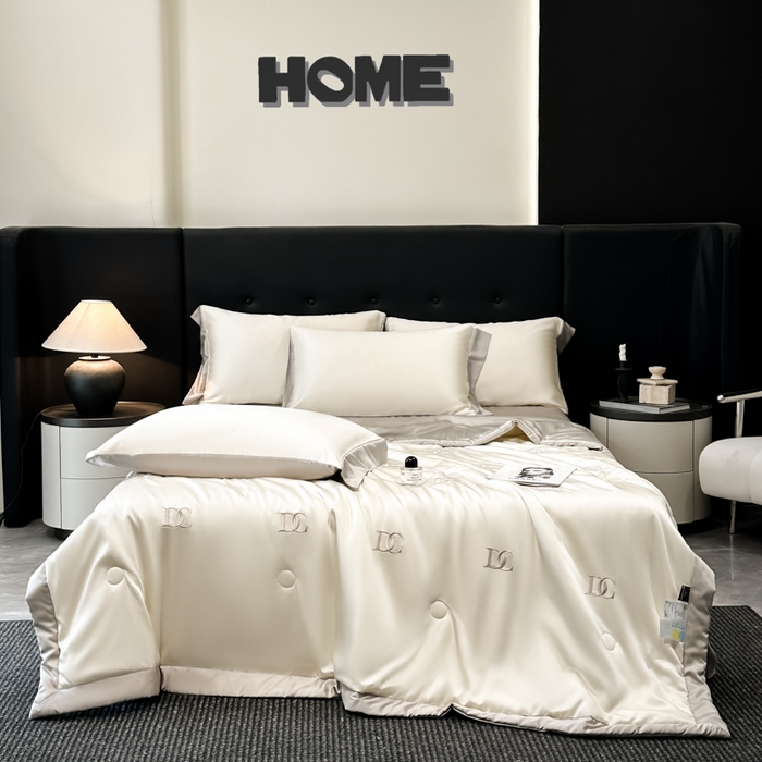 91家纺网 家纺一手货源 找家纺 满羽家纺 2025新款凉感冰丝夏被夏凉被空调被四件套 DC-奶白灰