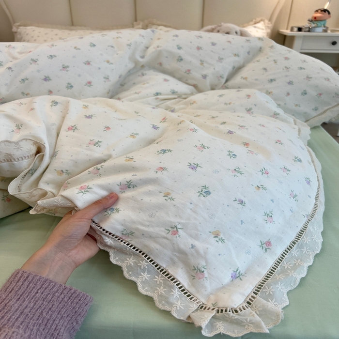 91家纺网 家纺一手货源 找家纺 荣轩2025新款全棉双层纱镂空花边工艺款四件套（铺床版）白桃花茶