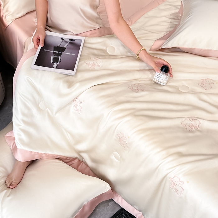 91家纺网 家纺一手货源 找家纺 满羽家纺 2025新款凉感冰丝夏被夏凉被空调被四件套 星星羊-奶白粉