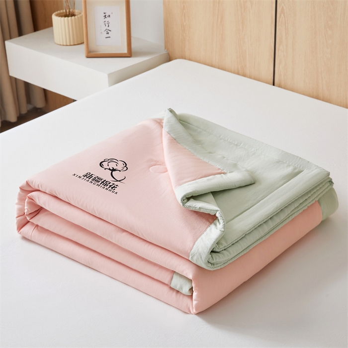 91家纺网 家纺一手货源 找家纺 爱屋及屋 2025新款纯色撞色100%棉花填充夏被夏凉被空调被夏季可机洗薄被子被芯 果绿+粉玉