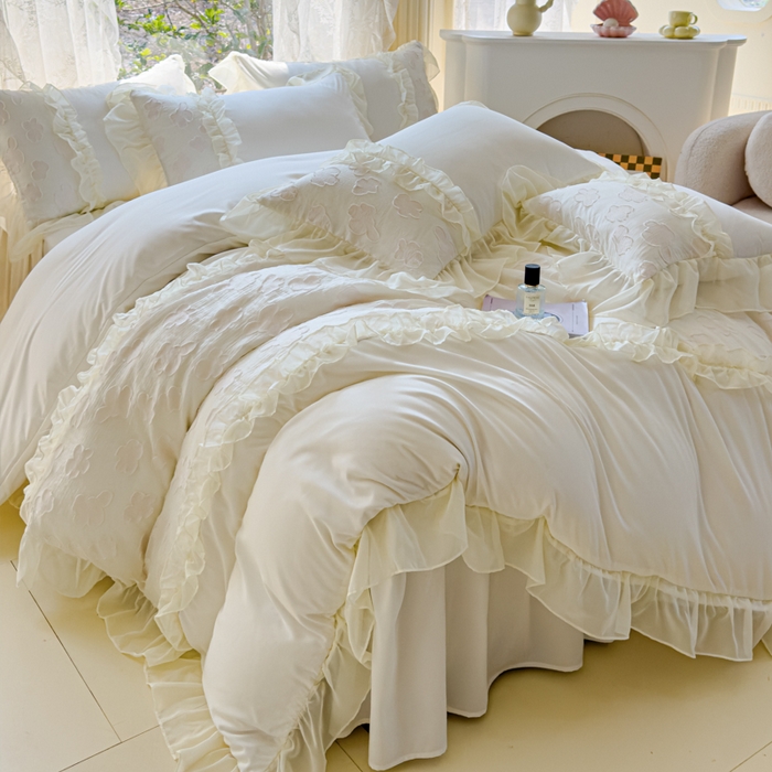 91家纺网 家纺一手货源 找家纺 狂想家  2025新款立体蕾丝花边梦娜系列四件套 梦娜奶昔白