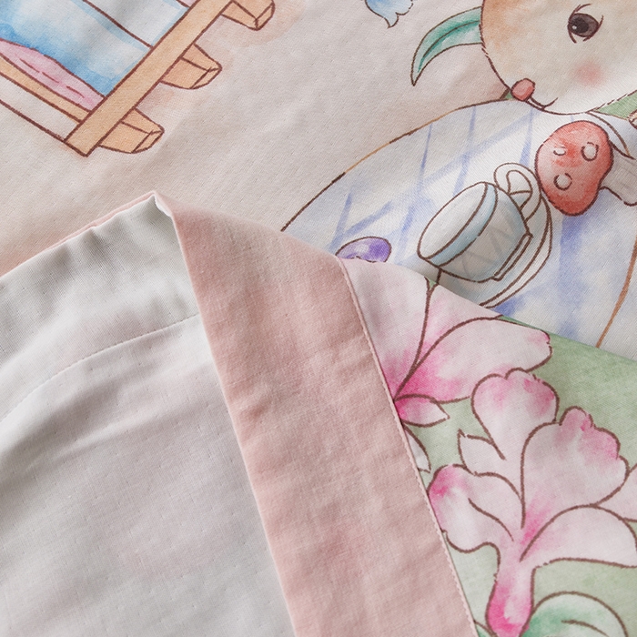 91家纺网 家纺一手货源 找家纺 荷马之梦 2025新款天竹系列—A类原创手绘风大版天竹纤维四层纱儿童盖毯 蘑菇下午茶