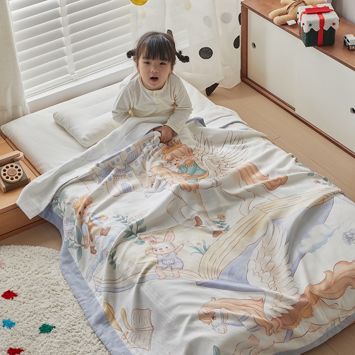 91家纺网 家纺一手货源 找家纺 （总）荷马之梦 2025新款天竹系列—A类原创手绘风大版天竹纤维四层纱儿童盖毯