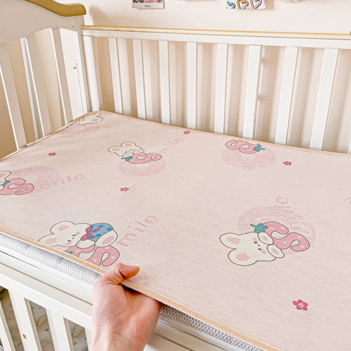 91家纺网 家纺一手货源 找家纺 富馨莱 2025新款幼儿园古藤席冰丝席双面可用儿童凉席双面凉感 糖果兔