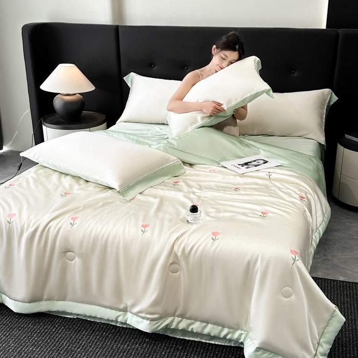 91家纺网 家纺一手货源 找家纺 满羽家纺 2025新款凉感冰丝夏被夏凉被空调被四件套 郁金香-奶白绿