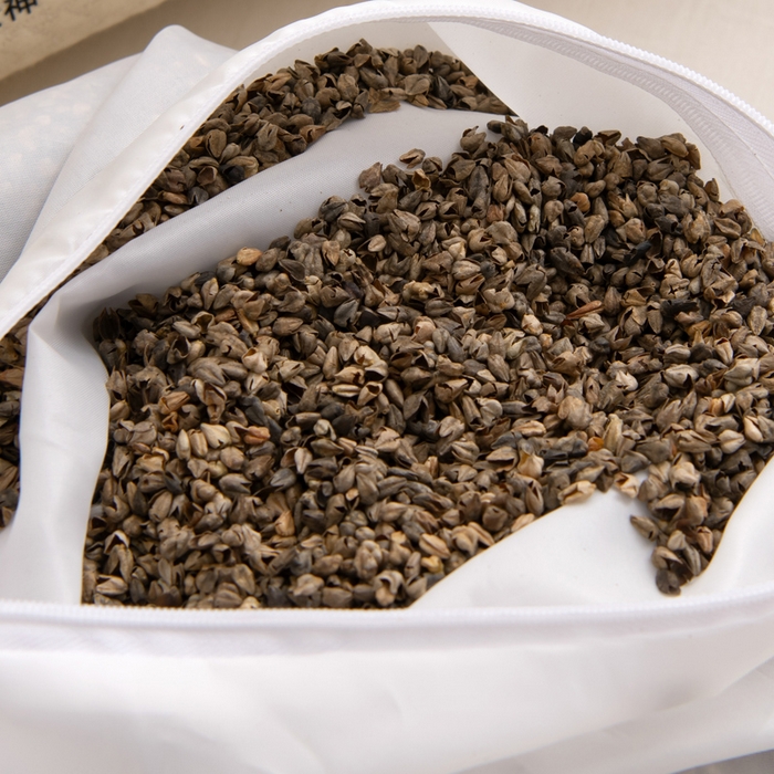 91家纺网 家纺一手货源 找家纺 大熊枕芯 2025新款大凉山苦荞 荞麦枕 苦荞三角枕-米色