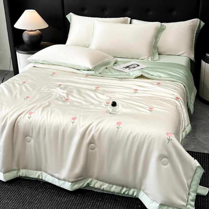 91家纺网 家纺一手货源 找家纺 满羽家纺 2025新款凉感冰丝夏被夏凉被空调被四件套 郁金香-奶白绿