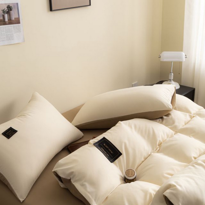 91家纺网 家纺一手货源 找家纺 恋之语 2025新款90克纯色双拼单被套 奶茶+摩卡棕