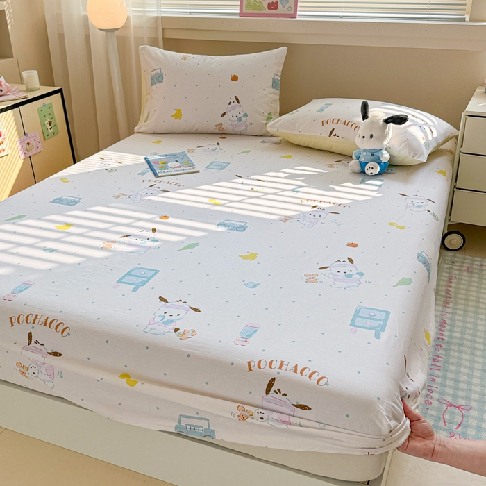 91家纺网 家纺一手货源 找家纺 呗旺鹿 2025新款正版三丽鸥全棉13372单品床笠 运动帕恰狗