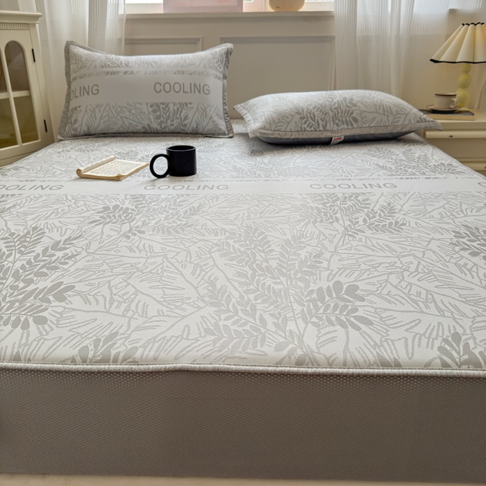 91家纺网 家纺一手货源 找家纺 花漾家居 2025新款A类色织提花PE凉感丝凉席三件套床单床笠款 床笠款-含羞灰