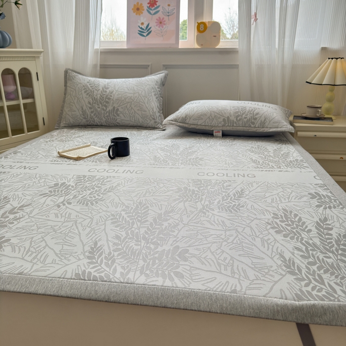 91家纺网 家纺一手货源 找家纺 花漾家居 2025新款A类色织提花PE凉感丝凉席三件套床单床笠款 床单款-含羞灰