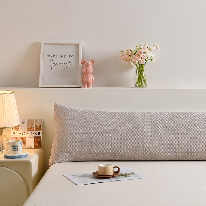 91家纺网 家纺一手货源 找家纺 艾兜坊 2025新款凉豆豆双人枕套 极简-浅咖