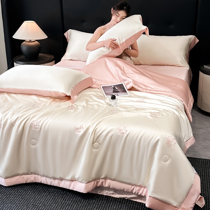 91家纺网 家纺一手货源 找家纺 满羽家纺 2025新款凉感冰丝夏被夏凉被空调被四件套 星星羊-奶白粉