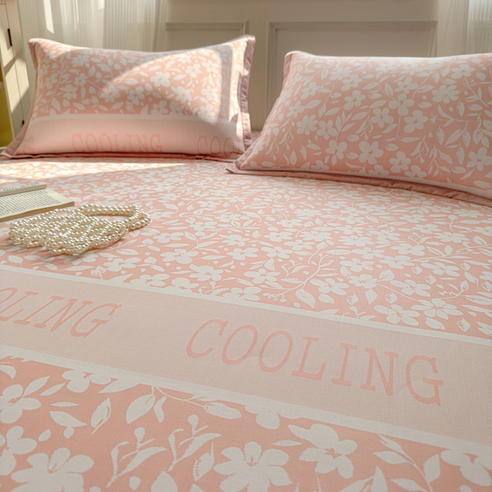 91家纺网 家纺一手货源 找家纺 花漾家居 2025新款A类色织提花PE凉感丝凉席三件套床单床笠款 床笠款-蔷薇粉